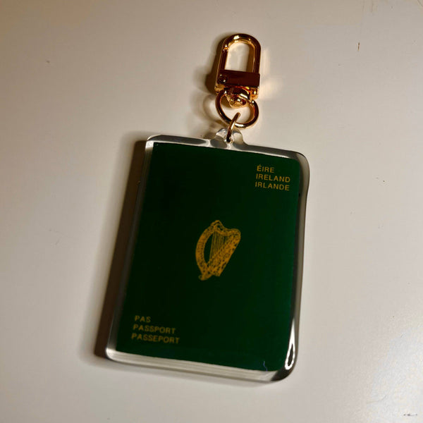 Retro Green Irish Passport Keyring