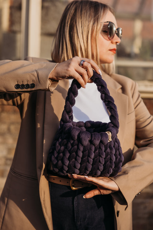 illlina. Mini Velvet Cake Bag - Navy