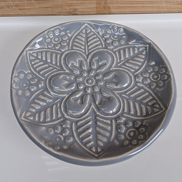 Maple Tree Pottery-Floral Pattern-Grey