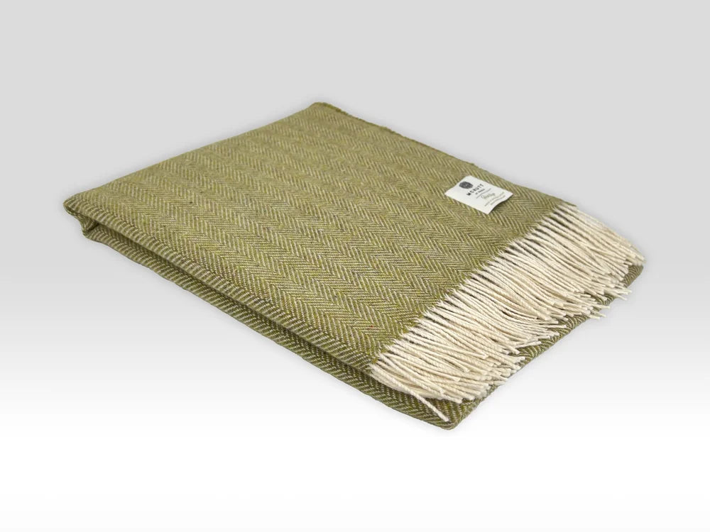 McNutt of Donegal. Spring Green Throw