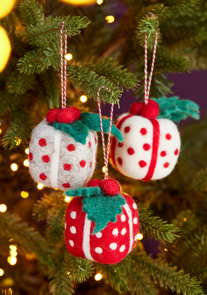 Felt Holly Present Decoration