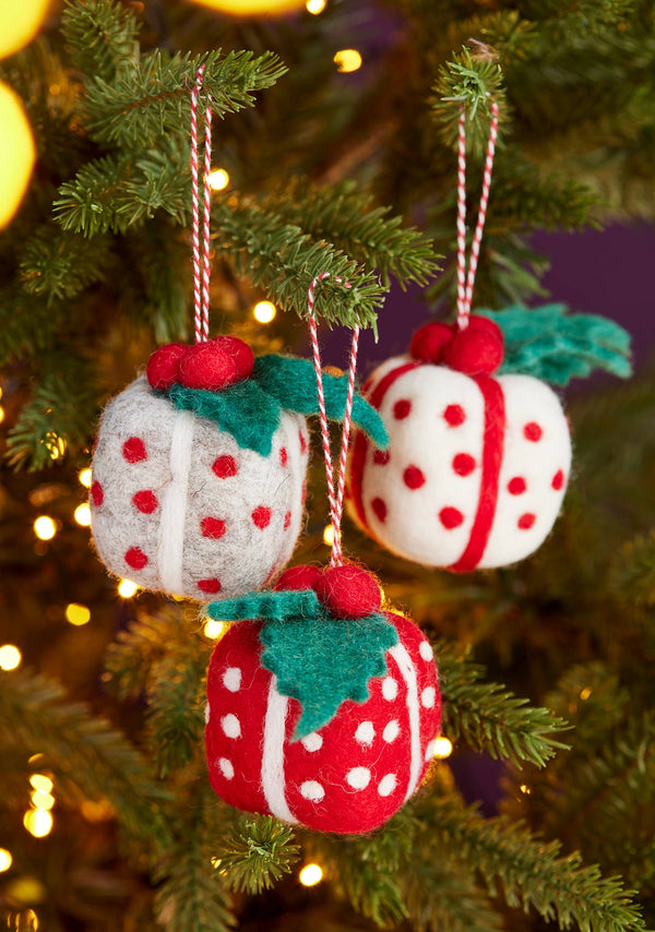 Felt Holly Present Decoration