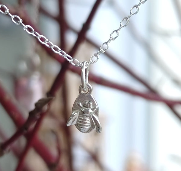 Tishpa silver bee necklace
